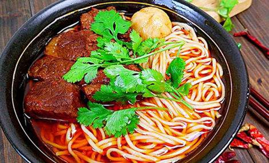 襄陽(yáng)牛肉面.jpg