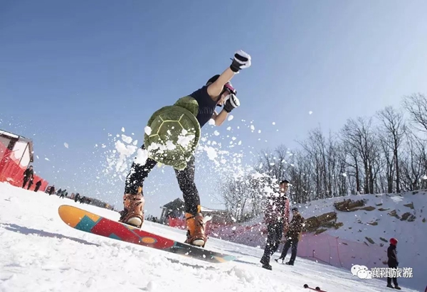 橫沖國(guó)際滑雪場(chǎng).jpeg